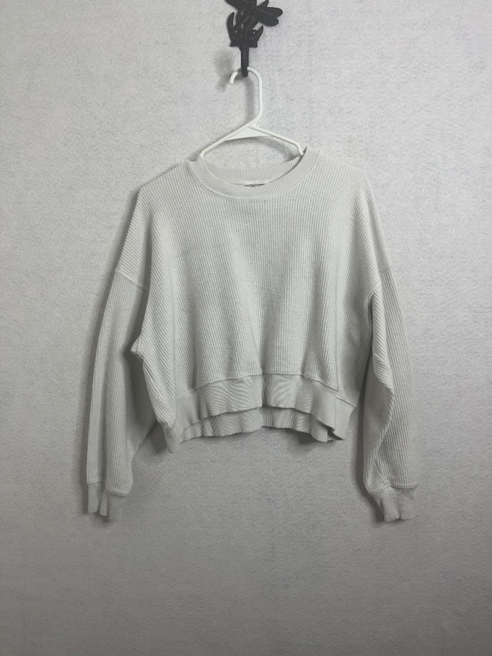 Offline by Aerie White Ribbed Cropped Sweatshirt Long Sleeve Relaxed Fit XS